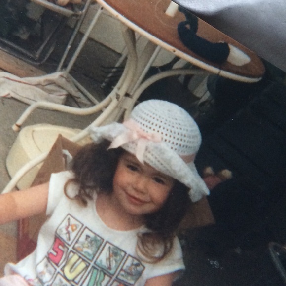 Meet your Posher, Sara - Picture 1 of 2